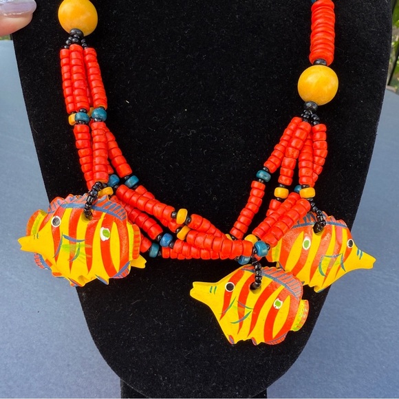 Vintage Coconut Wood Tropical Fish Pendant Necklace - Picture 10 of 10